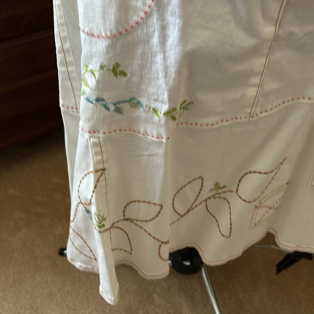 Vintage Oilily white cotton A-line skirt with embellished stitching. - Picture 3 of 12